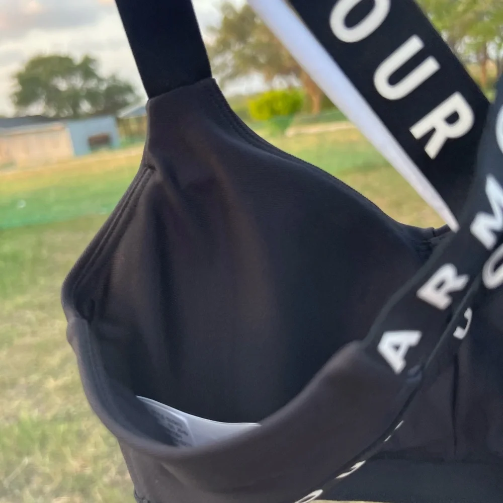 Under Armour Black & White Strappy Sports Bra - Picture 6 of 10